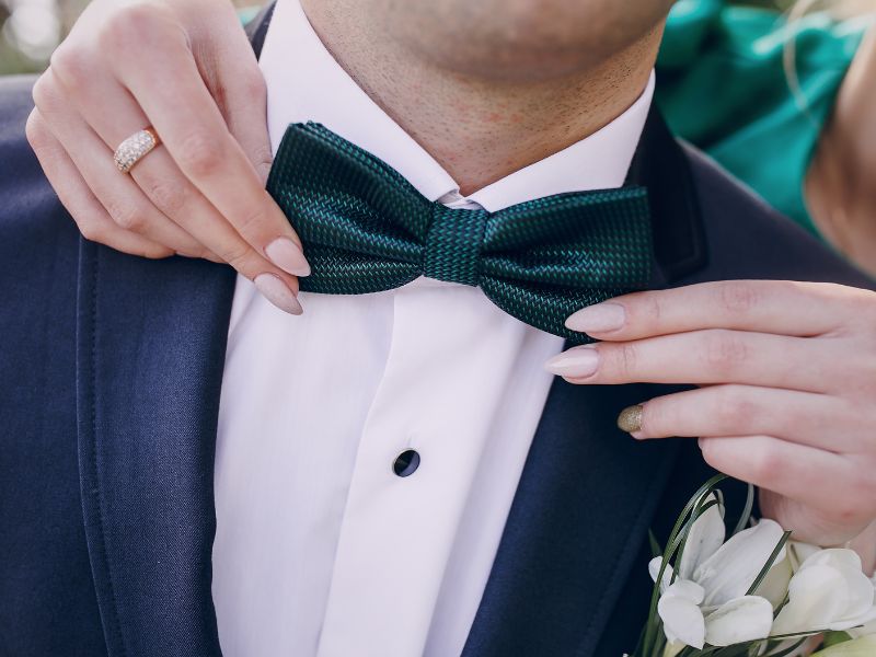Accessoires für den Bräutigam – Die Fliege
